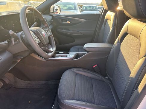 Used 2025 Buick Envista Preferred image 24