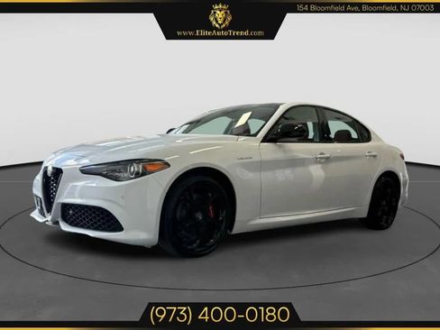 Used 2022 Alfa Romeo Giulia Veloce image 3