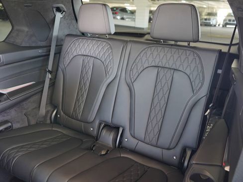 New 2025 BMW X7 M60i w/ Climate Comfort Package image 21