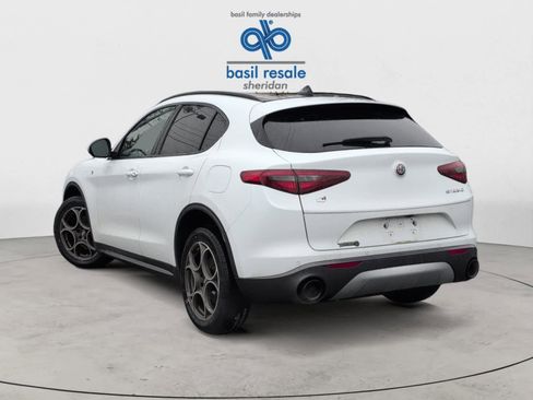 Used 2022 Alfa Romeo Stelvio Ti image 4