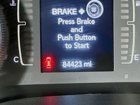 Used 2019 Jeep Cherokee Latitude Plus image 18