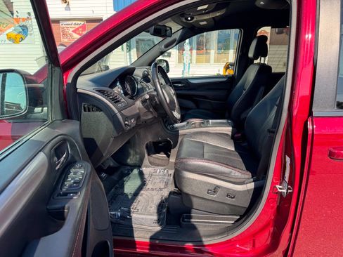 Used 2019 Dodge Grand Caravan GT FWD image 17
