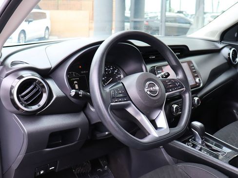 Used 2023 Nissan Kicks SV FWD image 39