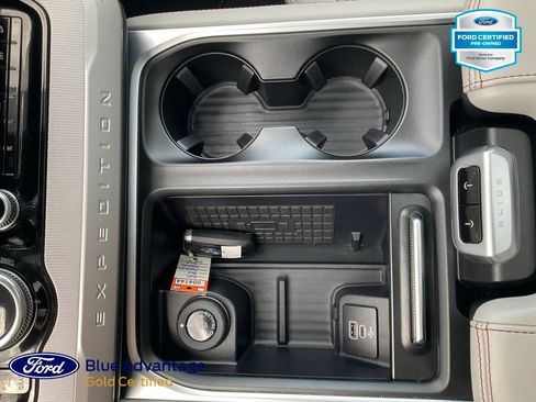 Used 2025 Ford Expedition Active AWD/4WD image 11