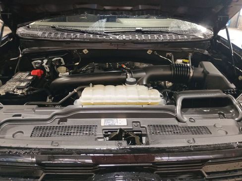 Used 2025 Ford Expedition Platinum image 32