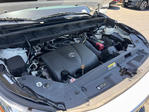 Used 2020 Toyota Highlander L FWD image 38