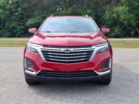 Used 2023 Chevrolet Equinox Premier AWD/4WD image 2