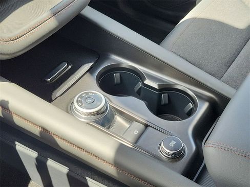 Used 2025 Ford Explorer Active image 19