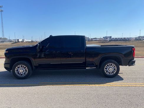 Used 2024 Chevrolet Silverado 2500 High Country w/ Midnight Edition image 6