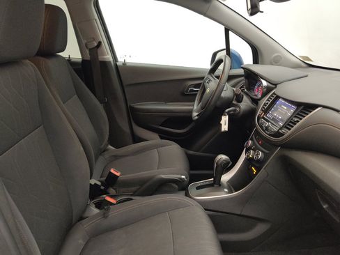 Used 2020 Chevrolet Trax LT FWD image 21