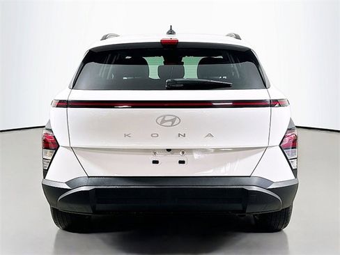 Used 2024 Hyundai Kona SEL image 6