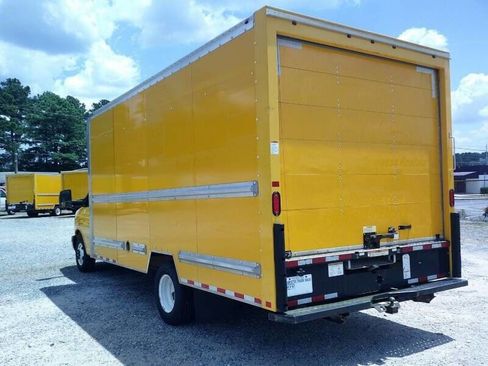 Used 2021 GMC Savana 3500 Extended w/ Power Convenience Package image 4