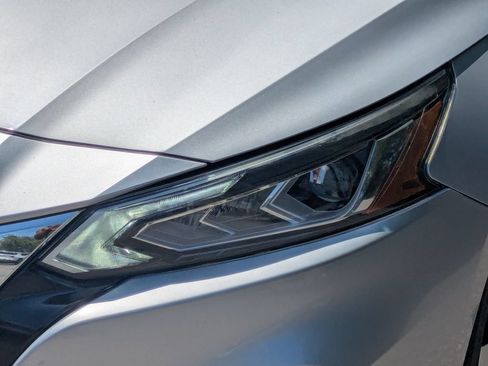 Used 2019 Nissan Altima 2.5 SR w/ SR Premium Package FWD image 9
