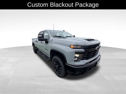 Used 2025 Chevrolet Silverado 2500 Custom w/ Custom Convenience Package AWD/4WD image 5