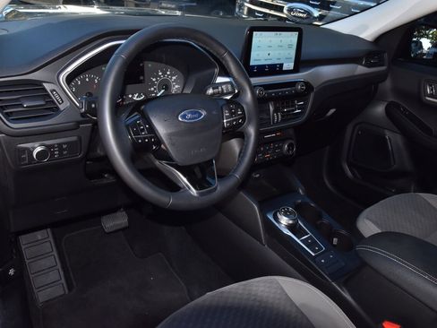 Used 2022 Ford Escape SE w/ SE Sport Appearance Package image 33