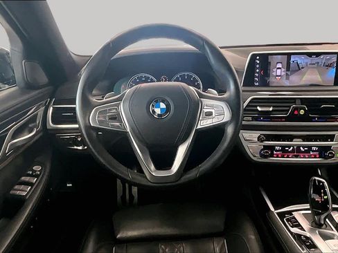 Used 2019 BMW 750i w/ Executive Package RWD image 5