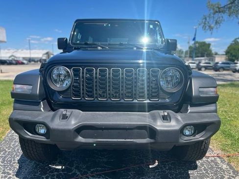 Used 2024 Jeep Wrangler Unlimited Sport AWD/4WD image 3