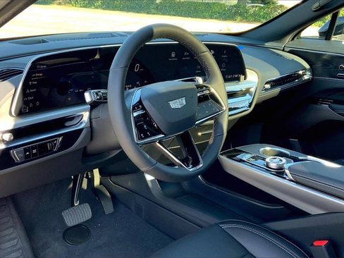 New 2025 Cadillac Lyriq Luxury image 9