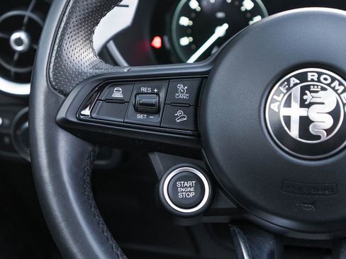 Used 2024 Alfa Romeo Stelvio Veloce image 21