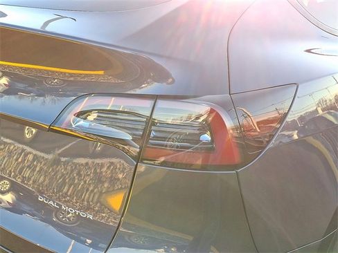 Used 2023 Tesla Model Y Long Range image 15