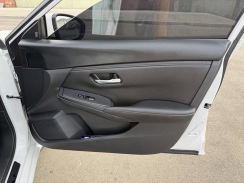 Used 2025 Nissan Sentra SV image 35