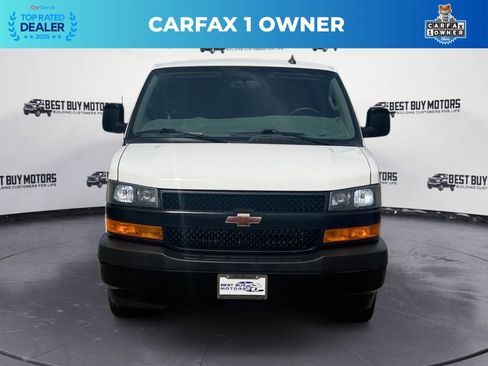 Used 2018 Chevrolet Express 3500 image 2