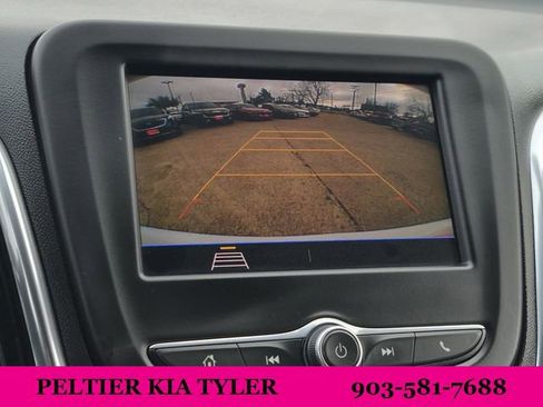 Used 2021 Chevrolet Equinox LT image 36