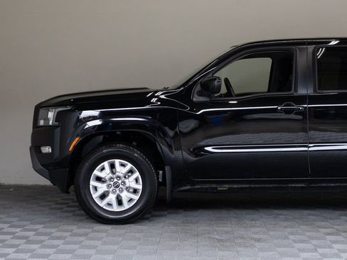 Used 2024 Nissan Frontier SV w/ SV Convenience Package image 8