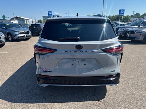 Used 2026 Toyota Sienna XSE AWD/4WD image 6