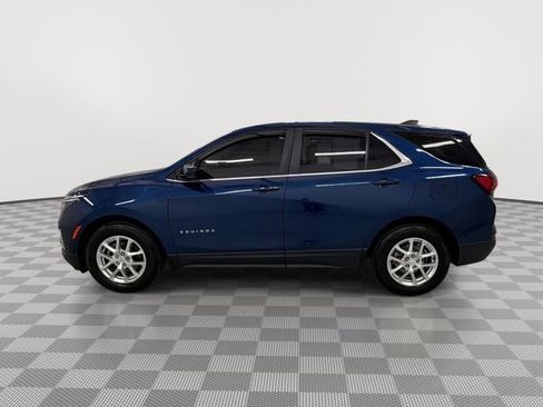 Used 2022 Chevrolet Equinox LT w/ Driver Convenience Package image 6