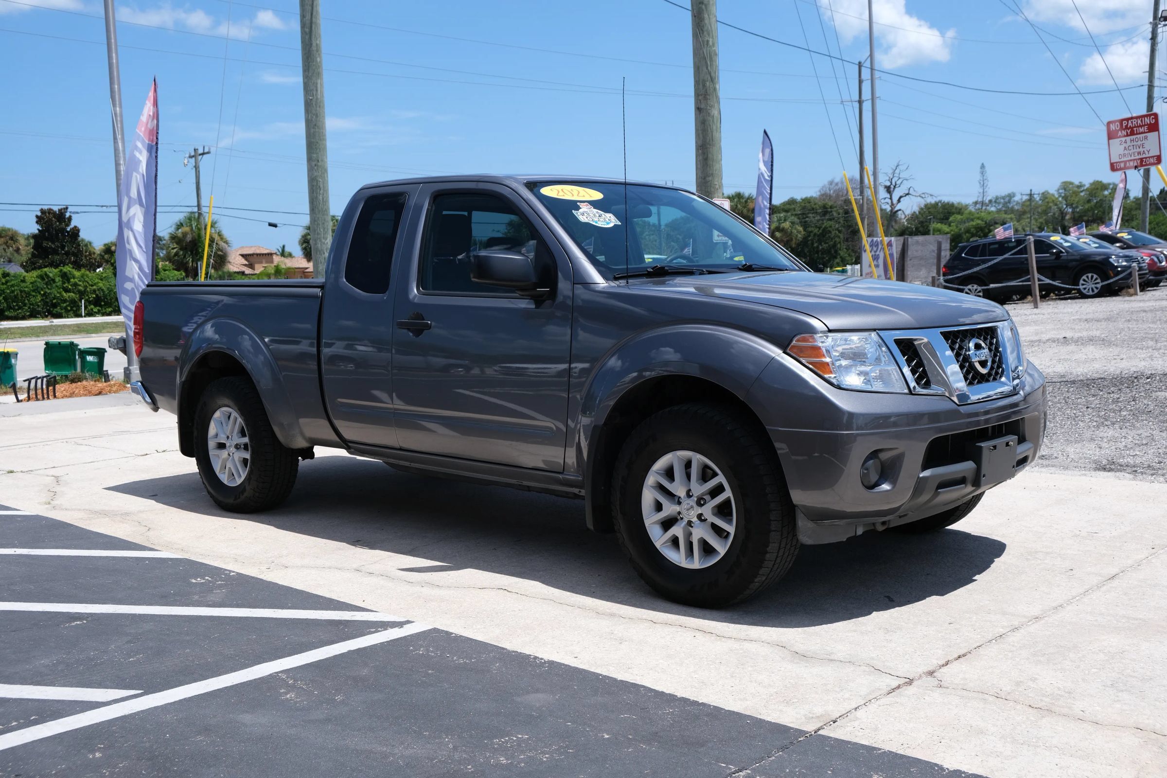 Used 2021 Nissan Frontier SV AWD/4WD image 3