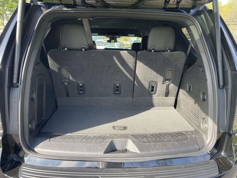 Used 2025 Chevrolet Tahoe LT image 18