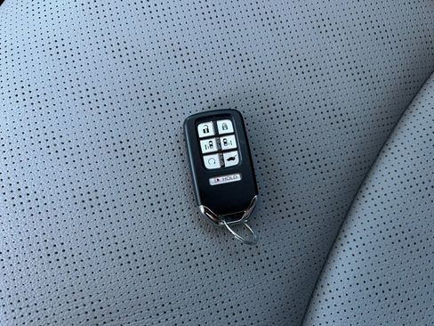 Used 2024 Honda Odyssey Elite image 34