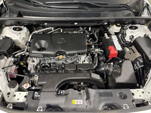 Certified 2021 Toyota RAV4 LE FWD image 9