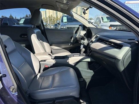 Used 2016 Honda HR-V LX image 9