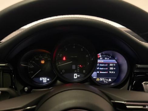 Certified 2026 Porsche Macan w/ Premium Package Plus AWD/4WD image 17