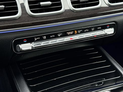 Used 2020 Mercedes-Benz GLS 450 4MATIC w/ Convenience Package image 16