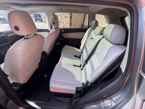 Used 2019 Volkswagen Tiguan SEL AWD/4WD image 16