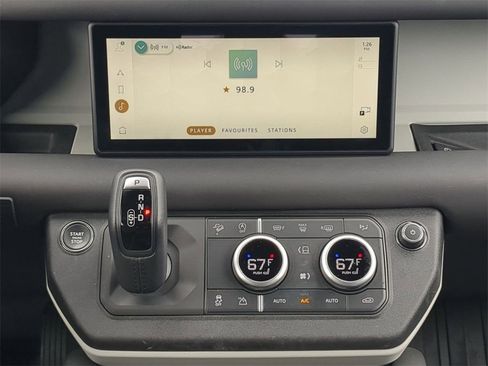 Used 2024 Land Rover Defender 110 S image 19