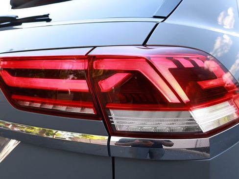 Used 2021 Volkswagen Atlas Cross Sport SE w/ V6 Towing Package FWD image 41
