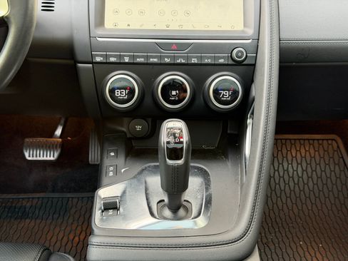 Used 2020 Jaguar E-PACE image 20