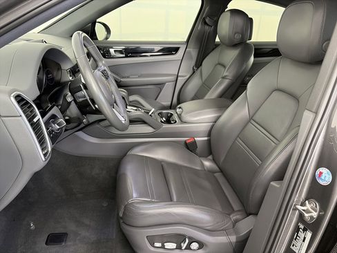 Used 2020 Porsche Cayenne image 11