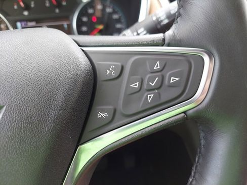Used 2018 Chevrolet Equinox Premier image 35