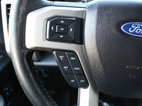 Used 2017 Ford F150 Lariat image 17