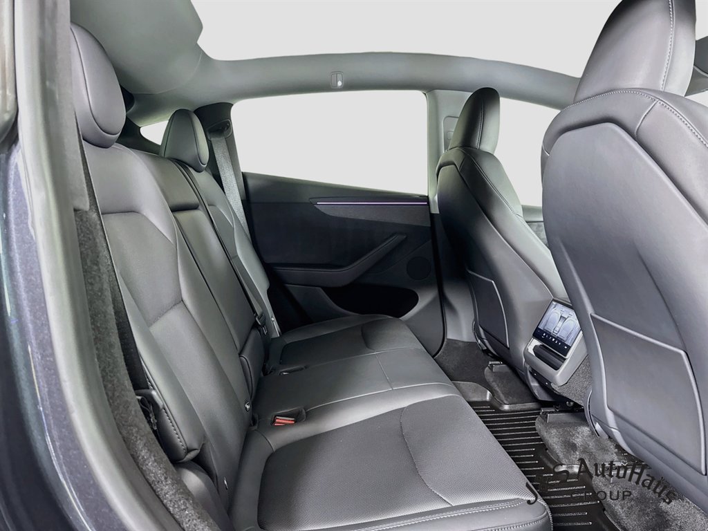 Used 2026 Tesla Model Y AWD image 35