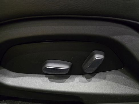 Certified 2025 Chevrolet Corvette Stingray Coupe w/ 1LT image 23