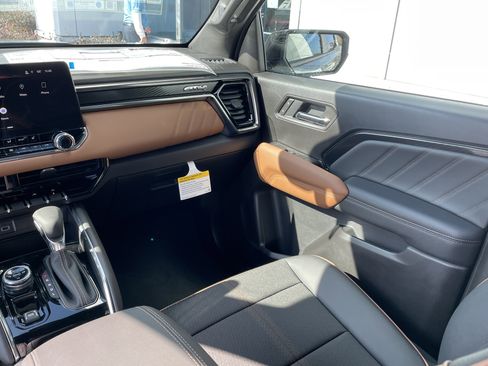 New 2026 GMC Canyon AT4 image 31