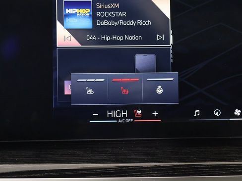 New 2026 BMW X6 xDrive40i w/ Climate Comfort Package image 7