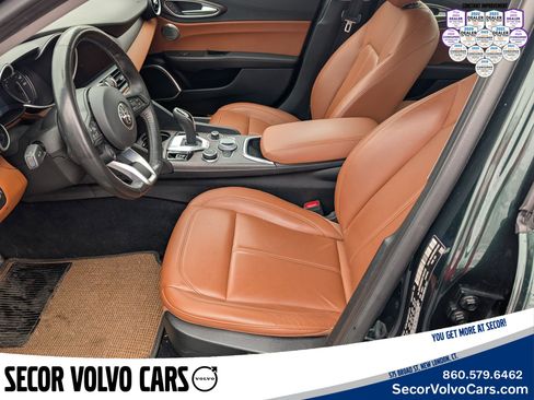 Used 2020 Alfa Romeo Giulia Ti image 9