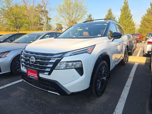 Certified 2025 Nissan Rogue Platinum w/ Platinum Premium Package image 7